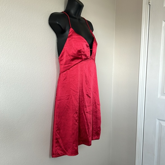 Princess Polly Rosalind Red Satin V Neckline Mini Dress - Picture 7 of 11